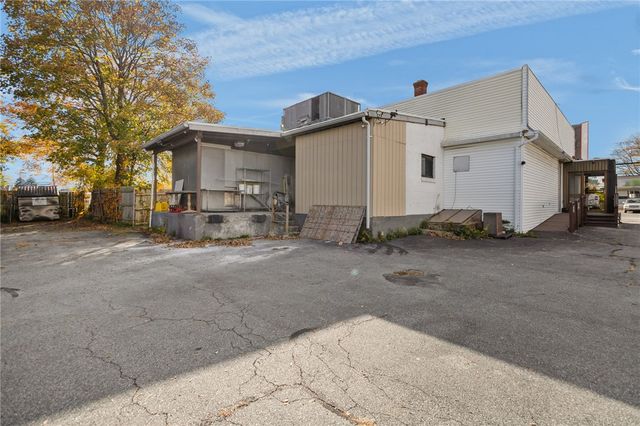 2792 Pawtucket Avenue, East Providence, RI 02914