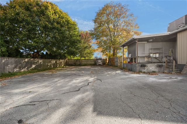 2792 Pawtucket Avenue, East Providence, RI 02914