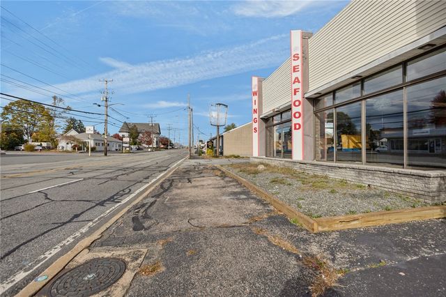 2792 Pawtucket Avenue, East Providence, RI 02914