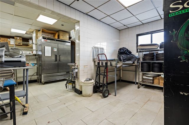 2792 Pawtucket Avenue, East Providence, RI 02914