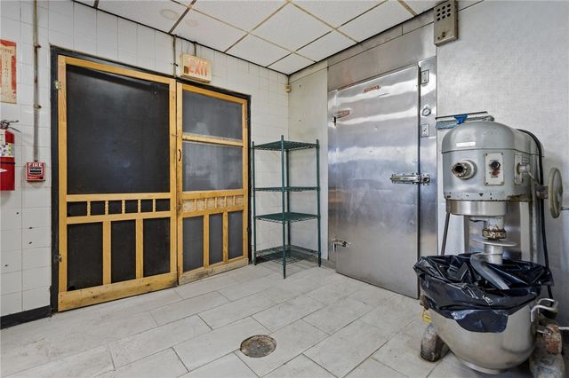 2792 Pawtucket Avenue, East Providence, RI 02914