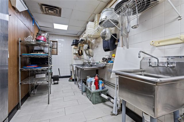 2792 Pawtucket Avenue, East Providence, RI 02914