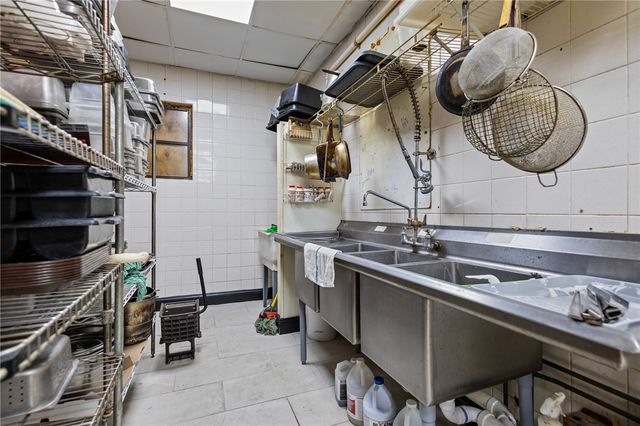 2792 Pawtucket Avenue, East Providence, RI 02914