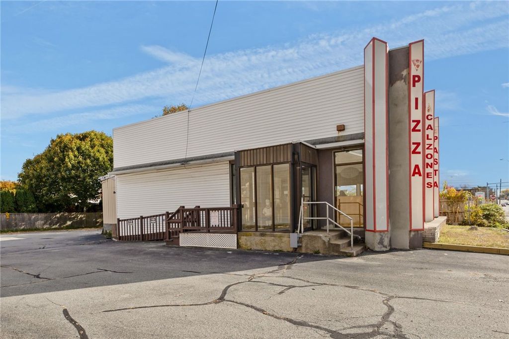 2792 Pawtucket Avenue, East Providence, RI 02914