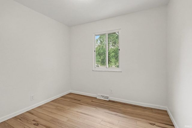 56266 Butternut Road, South Bend, IN 46619