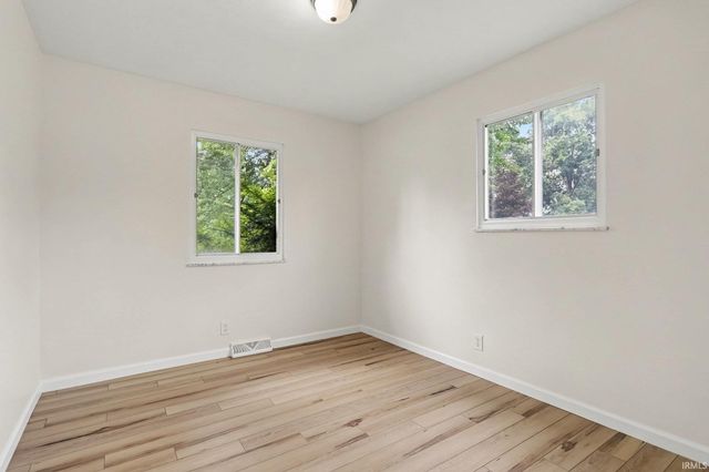 56266 Butternut Road, South Bend, IN 46619