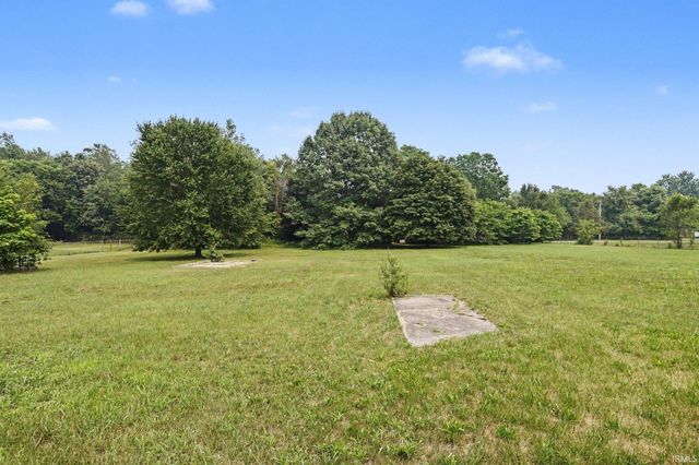 56266 Butternut Road, South Bend, IN 46619