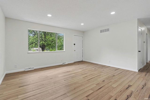 56266 Butternut Road, South Bend, IN 46619