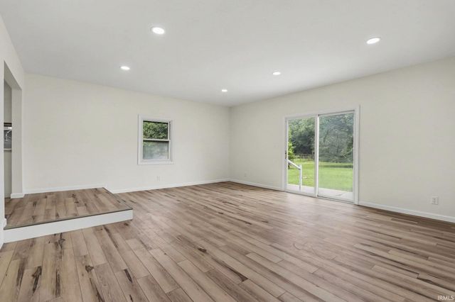 56266 Butternut Road, South Bend, IN 46619