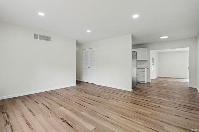 56266 Butternut Road, South Bend, IN 46619