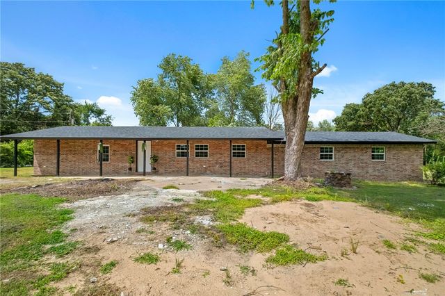 57128 690 Road, Colcord, OK 74338