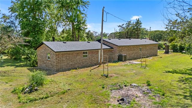 57128 690 Road, Colcord, OK 74338