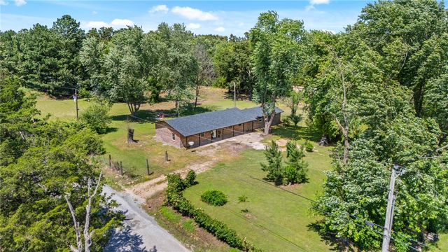 57128 690 Road, Colcord, OK 74338