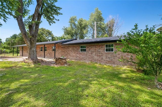 57128 690 Road, Colcord, OK 74338