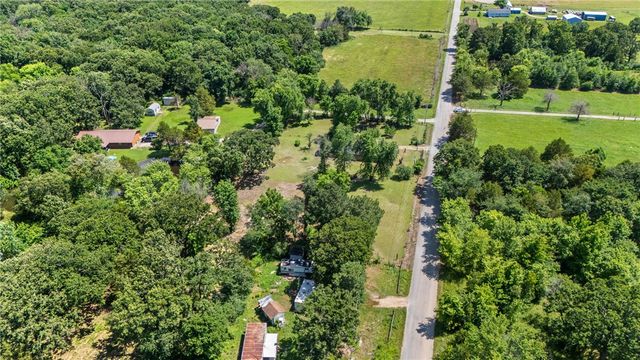 57128 690 Road, Colcord, OK 74338