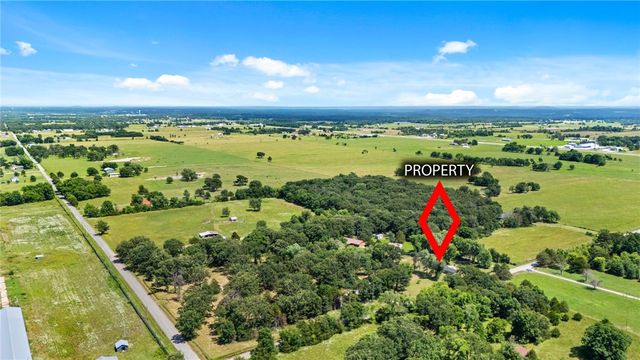 57128 690 Road, Colcord, OK 74338