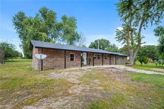 57128 690 Road, Colcord, OK 74338