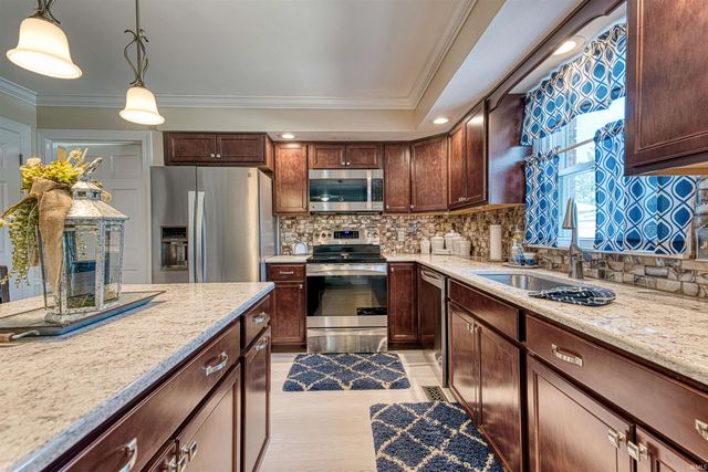 1000 Kingswood Drive, Evansville, IN 47715