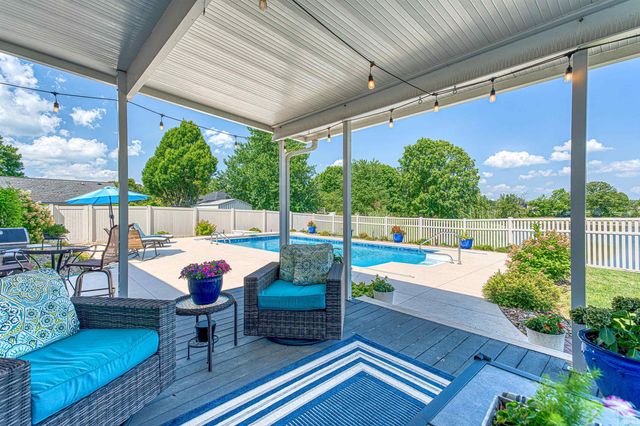 1000 Kingswood Drive, Evansville, IN 47715
