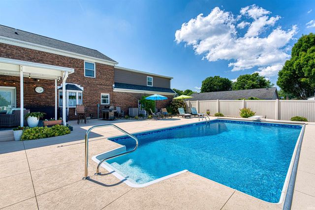 1000 Kingswood Drive, Evansville, IN 47715