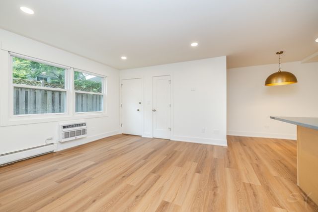 406 Franklin Avenue 1B, River Forest, IL 60305