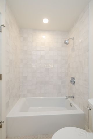 406 Franklin Avenue 1B, River Forest, IL 60305