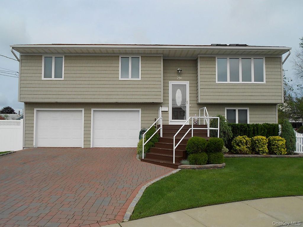 251 Garfield Street, Freeport, NY 11520