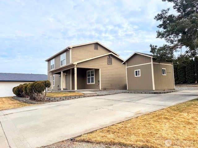 170 Lakeview Avenue, Orondo, WA 98843