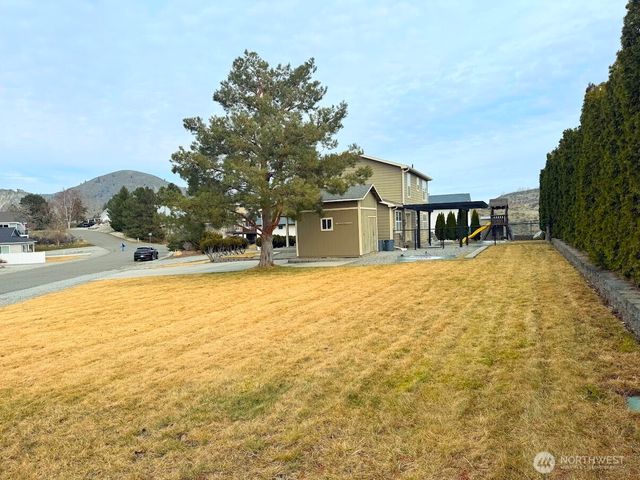 170 Lakeview Avenue, Orondo, WA 98843