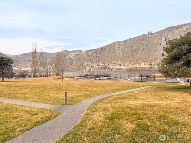 170 Lakeview Avenue, Orondo, WA 98843