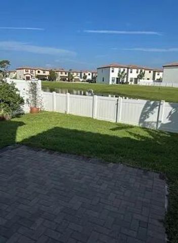 3016 King Palm Way, Riviera Beach, FL 33410