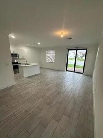 3016 King Palm Way, Riviera Beach, FL 33410