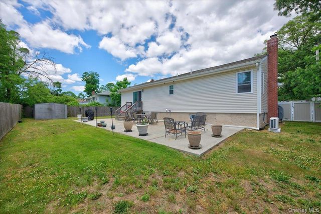 23 Anna Street, Bay Shore, NY 11706