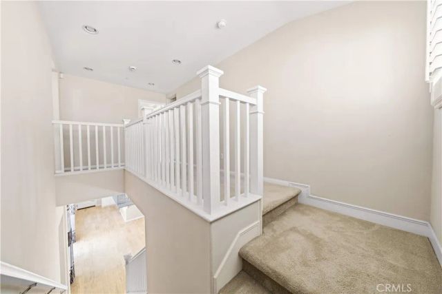 352 Golden Bear Ln, Upland, CA 91786