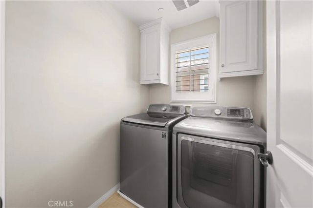 352 Golden Bear Ln, Upland, CA 91786