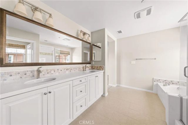 352 Golden Bear Ln, Upland, CA 91786