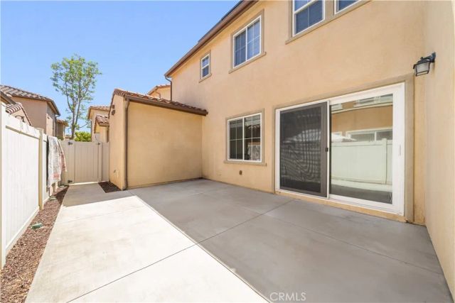 352 Golden Bear Ln, Upland, CA 91786