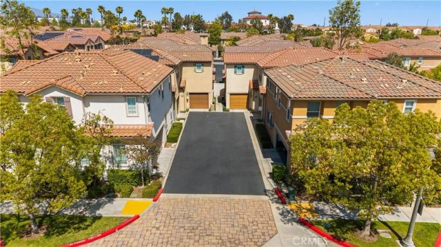 352 Golden Bear Ln, Upland, CA 91786