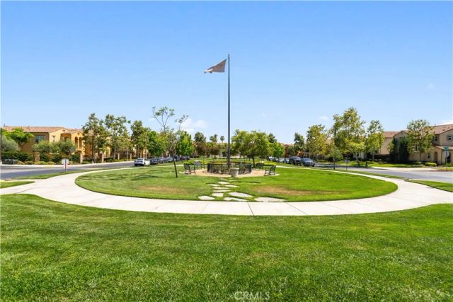 352 Golden Bear Ln, Upland, CA 91786