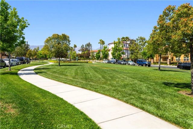 352 Golden Bear Ln, Upland, CA 91786