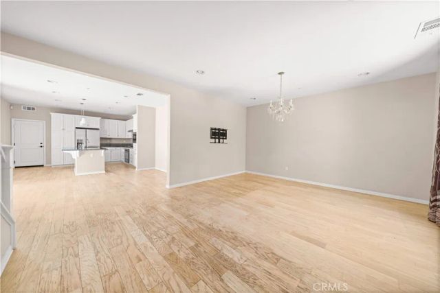 352 Golden Bear Ln, Upland, CA 91786