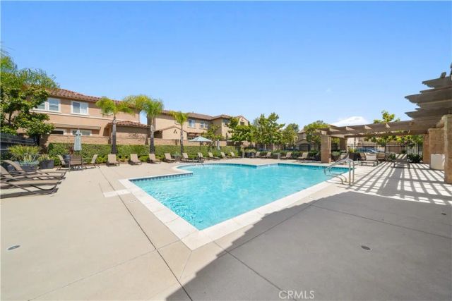 352 Golden Bear Ln, Upland, CA 91786