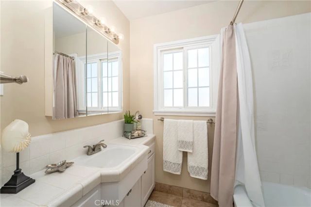 5637 Adenmoor, Lakewood, CA 90713