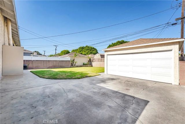 5637 Adenmoor, Lakewood, CA 90713