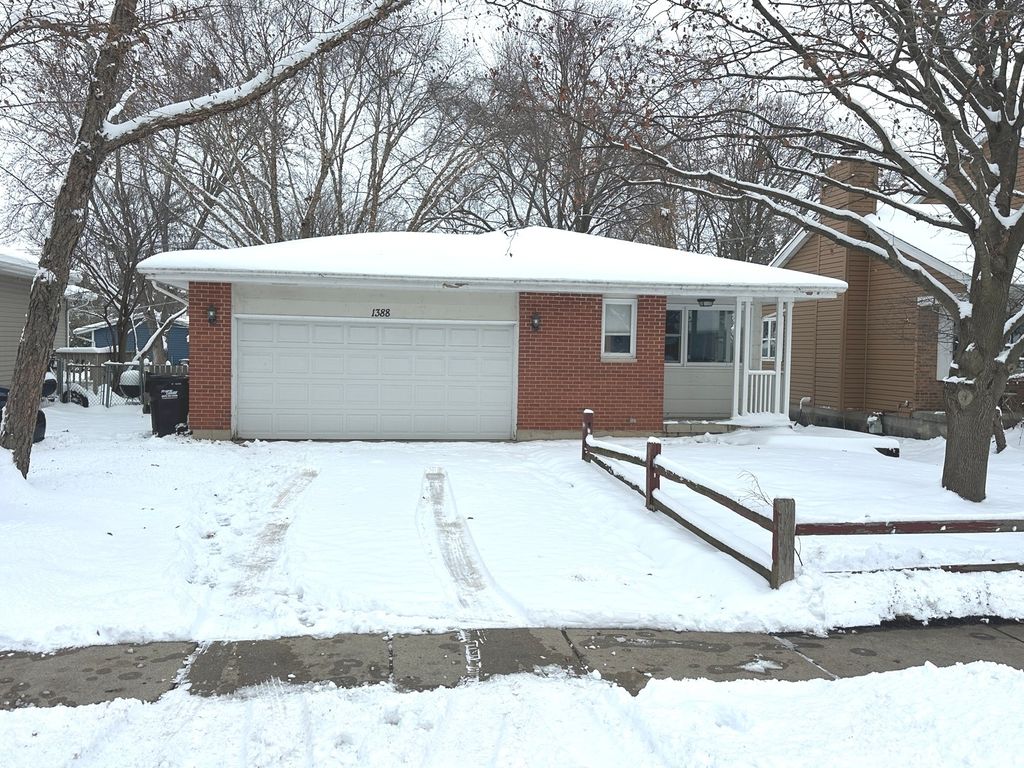 1388 GARDINA VISTA, Crystal Lake, IL 60014