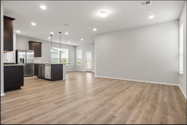 353 Spiny Lizard LN, San Marcos, TX 78666