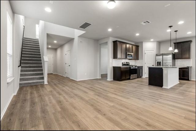 353 Spiny Lizard LN, San Marcos, TX 78666
