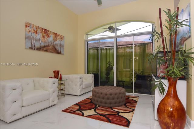 8733 NW 76th Dr, Tamarac, FL 33321