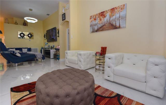 8733 NW 76th Dr, Tamarac, FL 33321