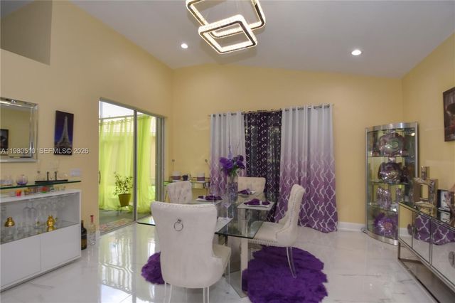 8733 NW 76th Dr, Tamarac, FL 33321